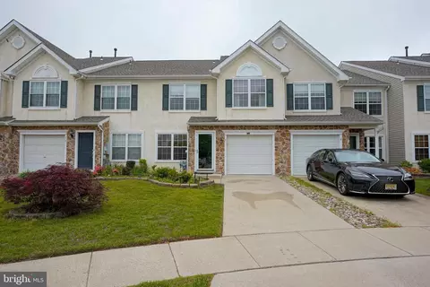 8 Saw Mill Dr, Mount Laurel, NJ 08054