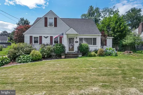 60 Ridgley St, Mount Holly, NJ 08060