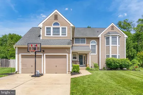 26 Edinburgh La, Mount Laurel, NJ 08054