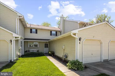 8 Pamlico Ct, Bordentown, NJ 08505