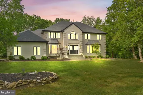 1037 Riverton Rd, Moorestown, NJ 08057