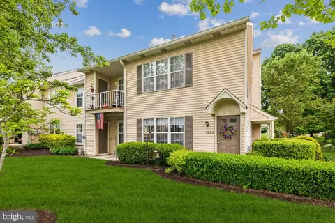 608 Sedgefield Dr # -B, Mount Laurel, NJ 08054