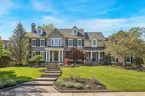 3 Tuscany Way, Mount Laurel, NJ 08054