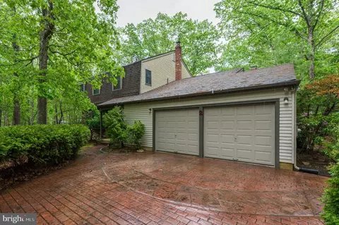 2 Wicklow Dr, Tabernacle, NJ 08088