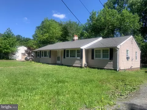 916 Pembrown Rd, Pemberton, NJ 08068