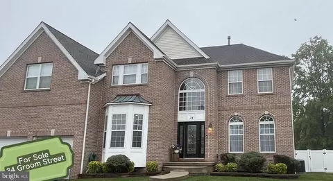 34 Groom St, Burlington, NJ 08016