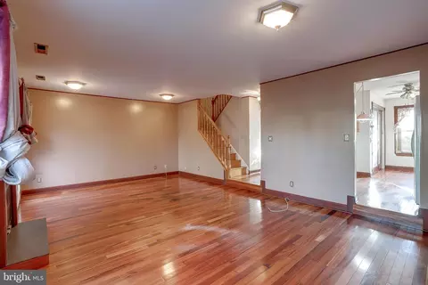 Living - 7 E Oleander Dr, Mount Laurel, NJ 08054 photo 3 of 3
