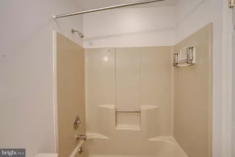 Bath - 7 E Oleander Dr, Mount Laurel, NJ 08054 photo 3 of 4