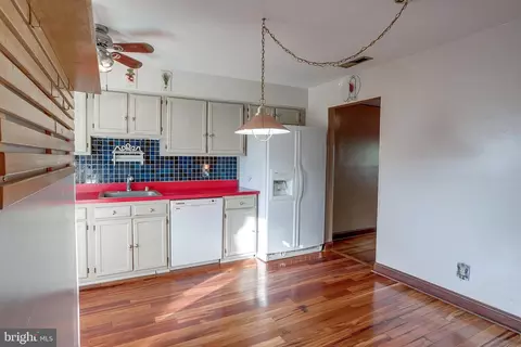 Kitchen - 7 E Oleander Dr, Mount Laurel, NJ 08054 photo 1 of 2