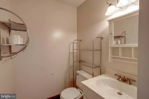 Bath - 7 E Oleander Dr, Mount Laurel, NJ 08054 photo 4 of 4