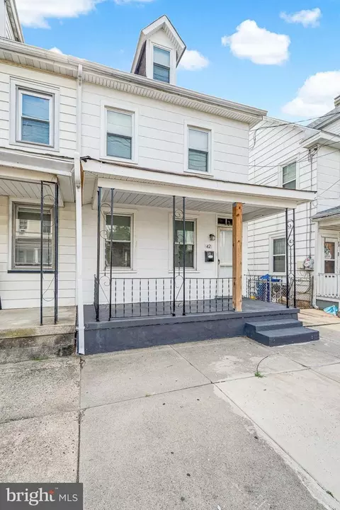 42 Bispham St, Mount Holly, NJ 08060