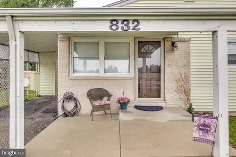 832 Woodlane Rd, Mount Holly, NJ 08060