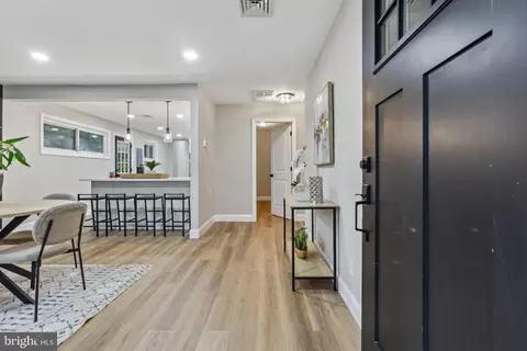 Entry Way - 319 E Rudderow Ave, Maple Shade, NJ 08052 photo 1 of 11
