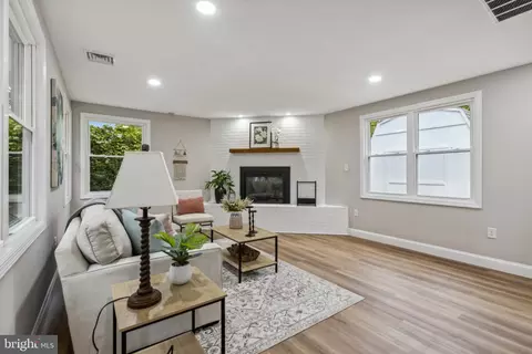 Living - 319 E Rudderow Ave, Maple Shade, NJ 08052 photo 1 of 3