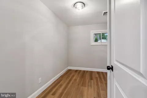 Entry Way - 319 E Rudderow Ave, Maple Shade, NJ 08052 photo 7 of 11