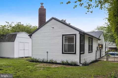 Exterior - 319 E Rudderow Ave, Maple Shade, NJ 08052 photo 4 of 5