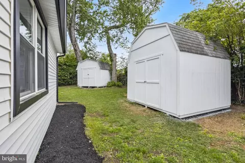 Exterior - 319 E Rudderow Ave, Maple Shade, NJ 08052 photo 3 of 5