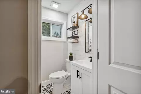 Bath - 319 E Rudderow Ave, Maple Shade, NJ 08052 photo 1 of 3