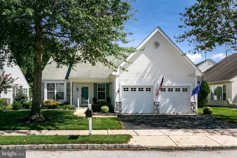 5 Larkspur Dr, Marlton, NJ 08053