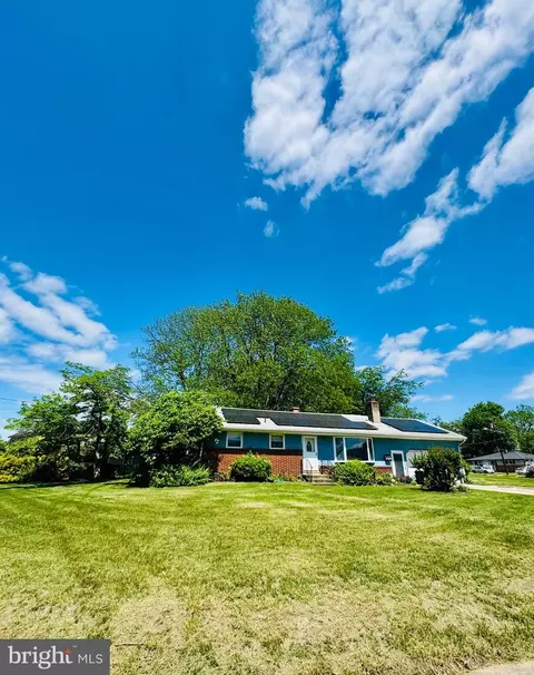 1 Lamont Rd, Burlington, NJ 08016