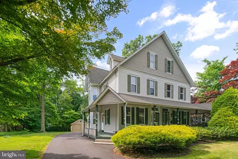 8 E Oak Ave, Moorestown, NJ 08057