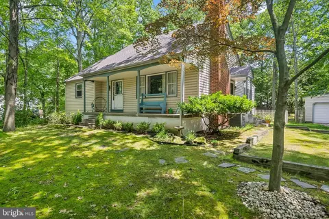 349 Hartford Rd, Mount Laurel, NJ 08054