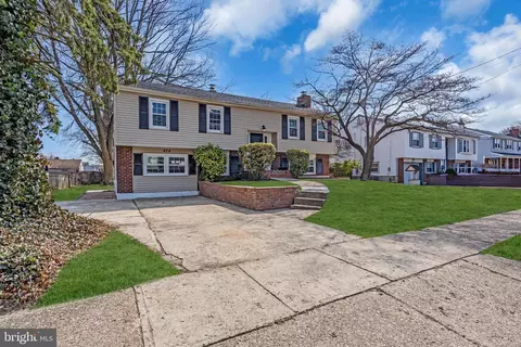 424 Jefferson Ave, Edgewater Park, NJ 08010
