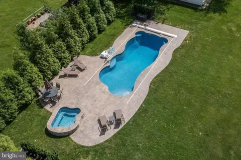 Exterior - 47 Millstone Dr, Shamong, NJ 08088 photo 6 of 6