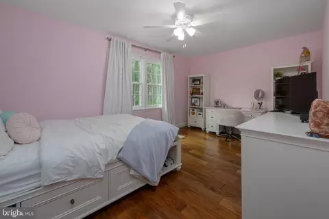 Bedroom - 47 Millstone Dr, Shamong, NJ 08088 photo 2 of 4