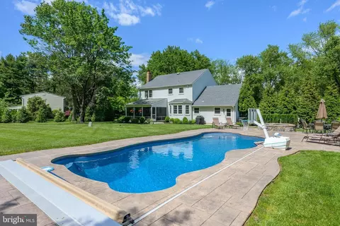 Exterior - 47 Millstone Dr, Shamong, NJ 08088 photo 4 of 6