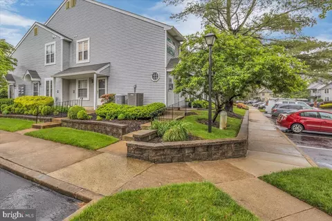 329 B Delancey Pl, Mount Laurel, NJ 08054