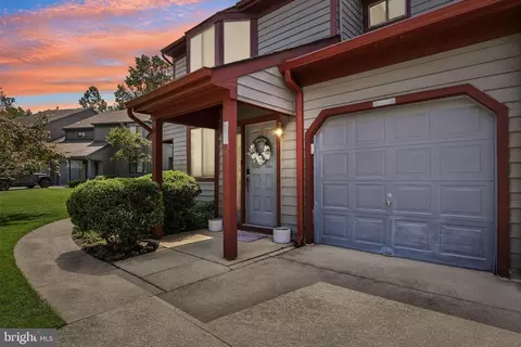 3906 B Chadbury Rd, Mount Laurel, NJ 08054