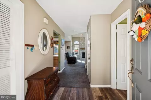 Entry Way - 41 Kettlebrook Dr, Mount Laurel, NJ 08054 photo 1 of 2