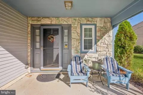 Exterior - 41 Kettlebrook Dr, Mount Laurel, NJ 08054 photo 3 of 4