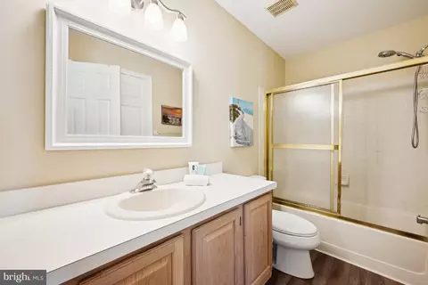 Bath - 41 Kettlebrook Dr, Mount Laurel, NJ 08054 photo 3 of 3
