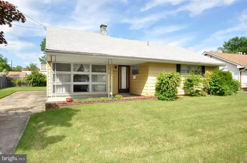 19 Rose Ave, Maple Shade, NJ 08052