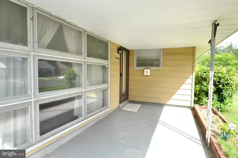19 Rose Ave, Maple Shade, NJ 08052 photo 2