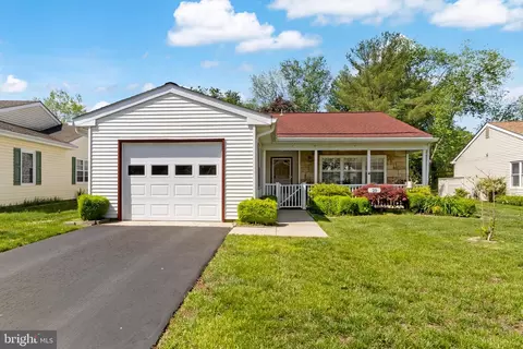 29 Sheffield Pl, Southampton, NJ 08088