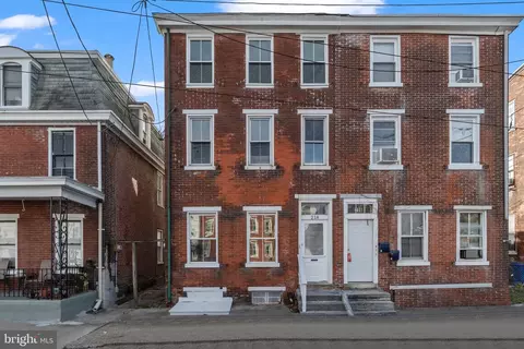218 E Broad St, Burlington, NJ 08016