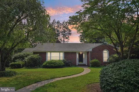 323 Edgewater Ave, Edgewater Park, NJ 08010