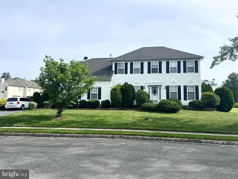 5 Primrose Dr, Burlington, NJ 08016