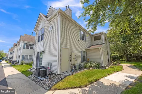 402 Violet Dr # B, Mount Laurel, NJ 08054