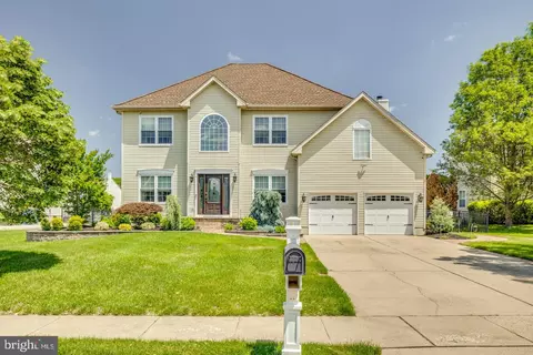 8 Adams Ln, Hainesport, NJ 08036