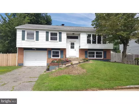 323 Lincoln Ave, Beverly, NJ 08010