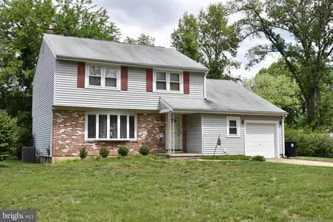 2417 St Charles Pl, Cinnaminson, NJ 08077