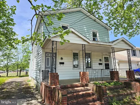 317 W 319 W 4th St, Palmyra, NJ 08065