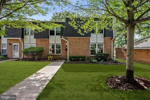 1130 Harbour Dr #1130, Palmyra, NJ 08065