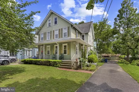 12 E Charles St, Palmyra, NJ 08065 photo 2