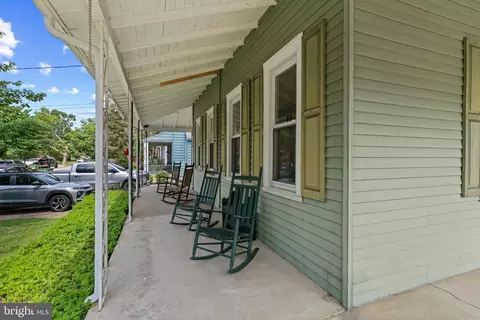12 E Charles St, Palmyra, NJ 08065 photo 4