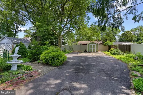 12 E Charles St, Palmyra, NJ 08065 photo 8
